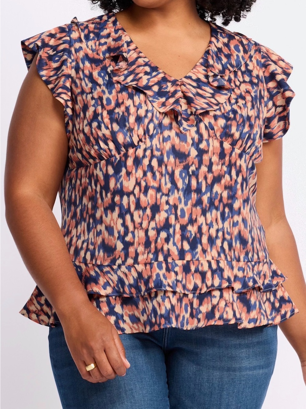 WD.NY Peach and Navy Ruffle V-Neck Flutter Sleeve Blouse